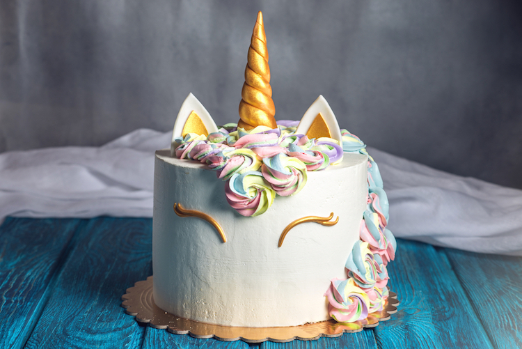 torta blanca de unicornio